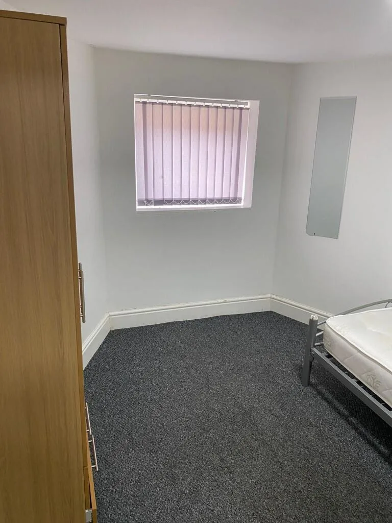 4 bedroom semi-detached house for rent