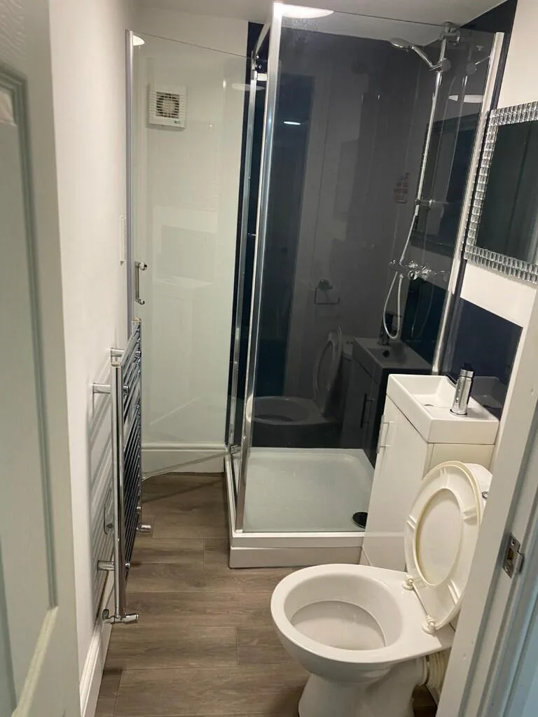 4 bedroom semi-detached house for rent