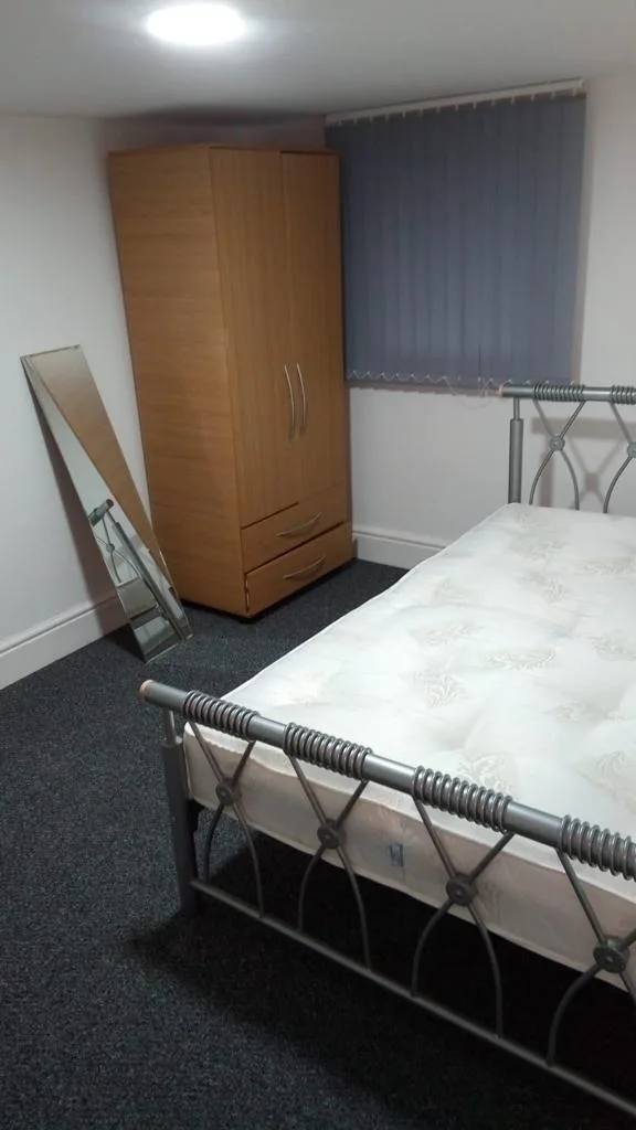 4 bedroom semi-detached house for rent