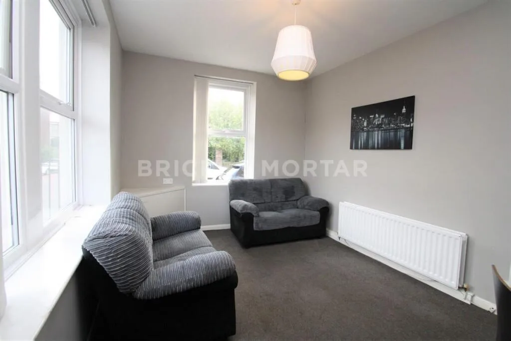 6 bedroom terraced house for rent