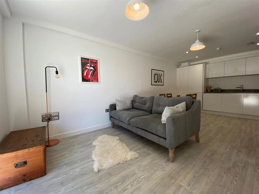 2 bedroom duplex for rent