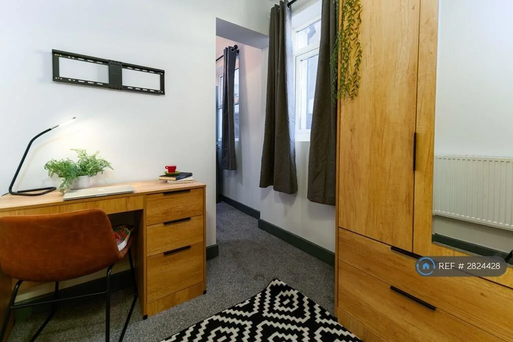 1 bedroom house share for rent