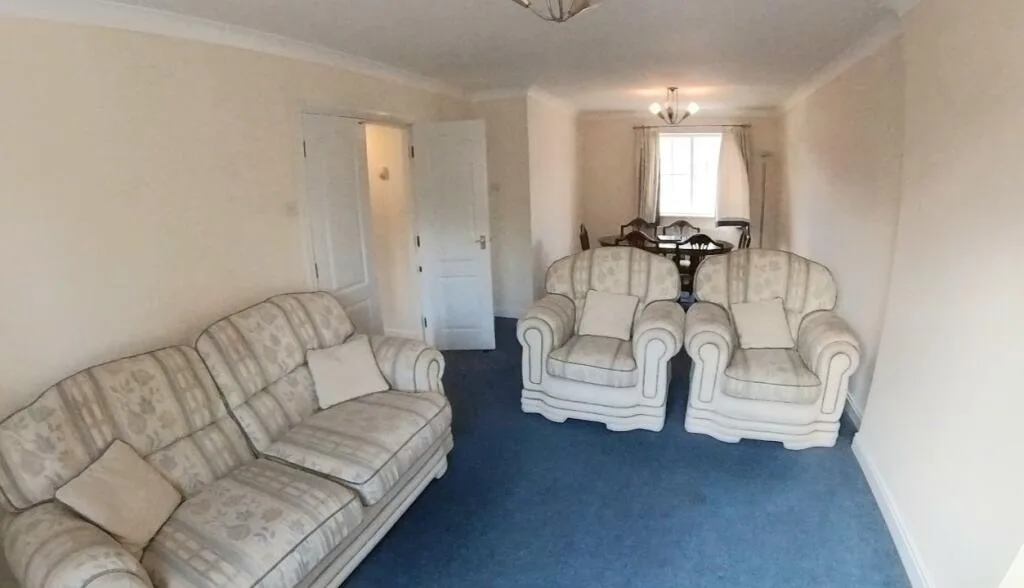 4 bedroom semi-detached house for rent