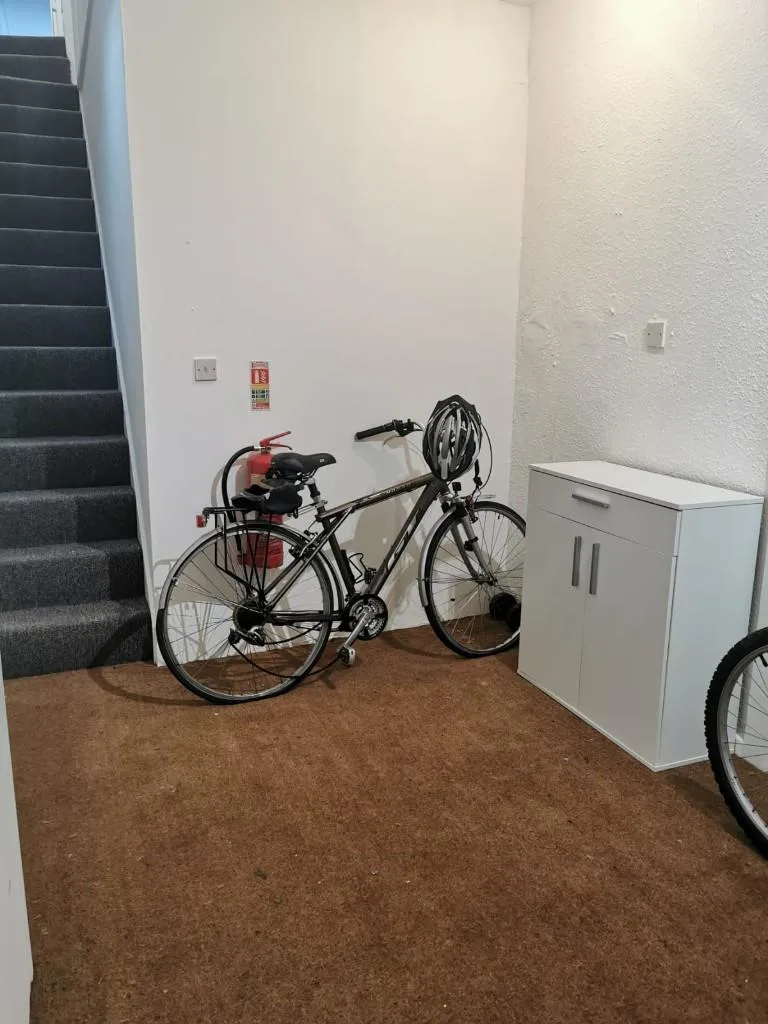 5 bedroom flat for rent