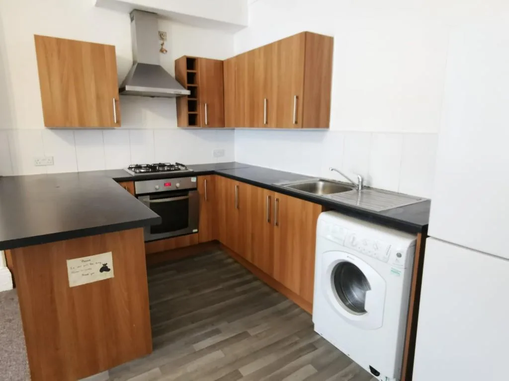 5 bedroom flat for rent