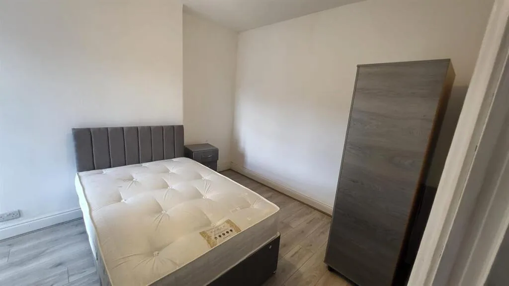 5 bedroom house for rent