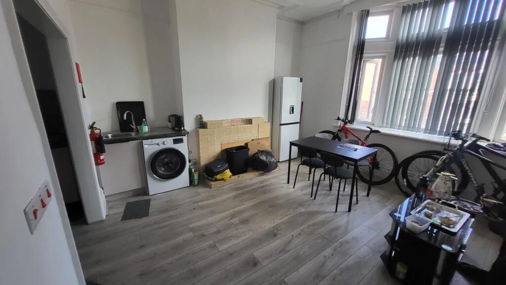 5 bedroom house for rent