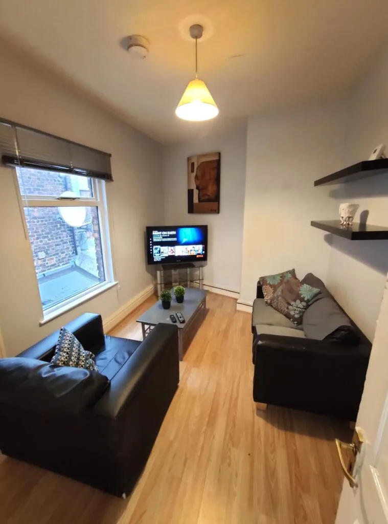 6 bedroom flat for rent
