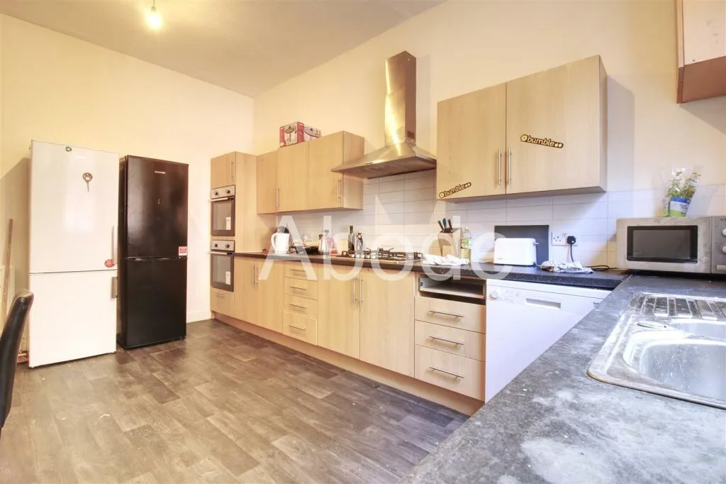 9 bedroom house for rent