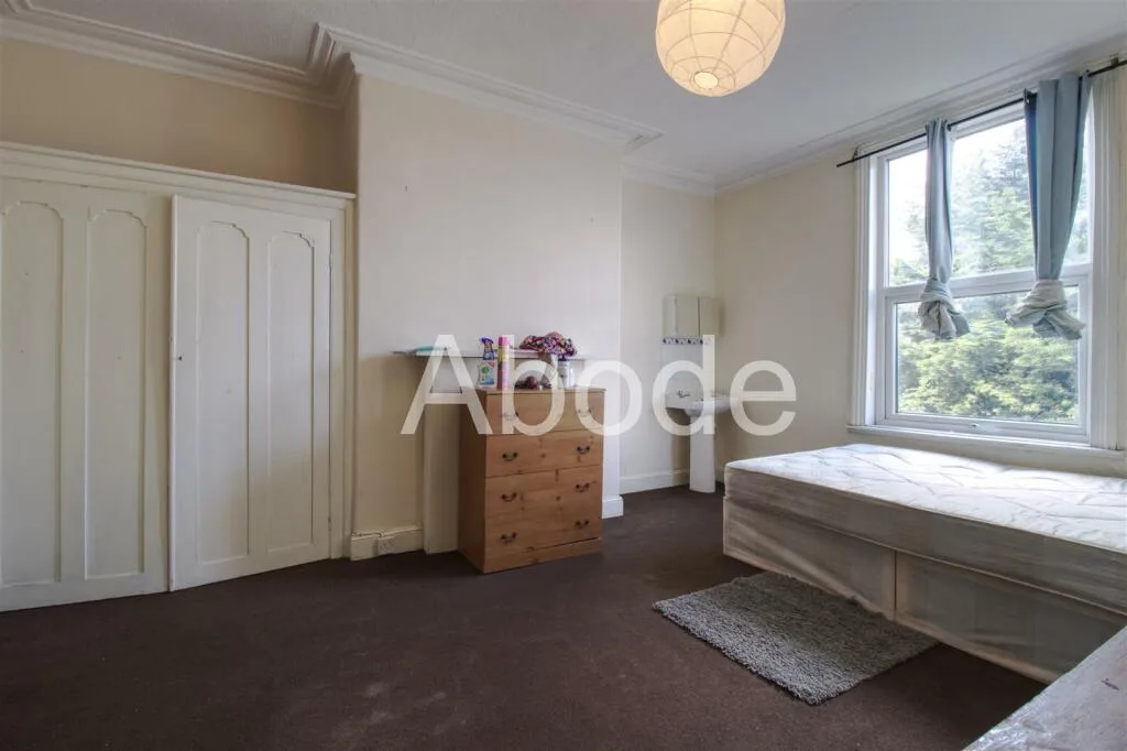 9 bedroom house for rent