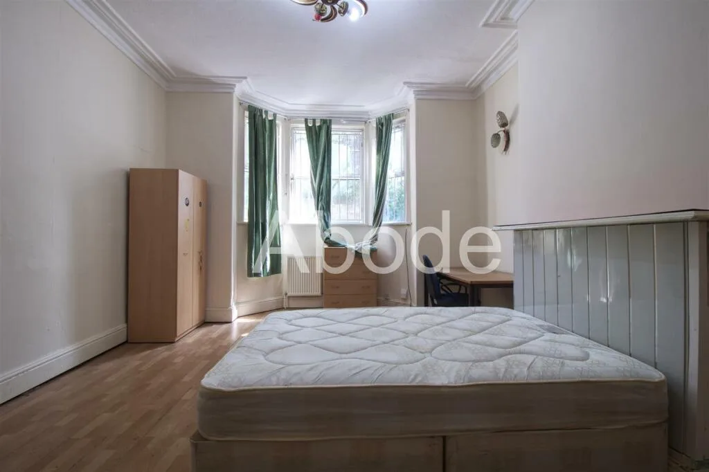 9 bedroom house for rent