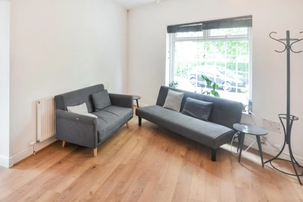 4 bedroom semi-detached house for rent