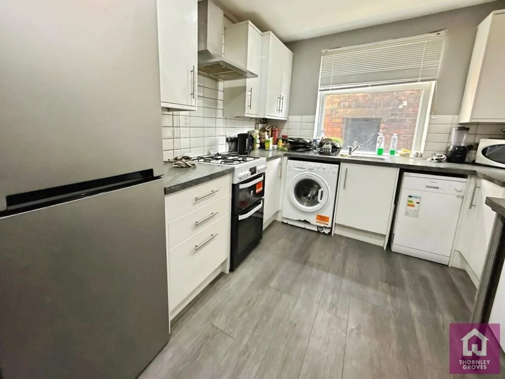 5 bedroom terraced house for rent