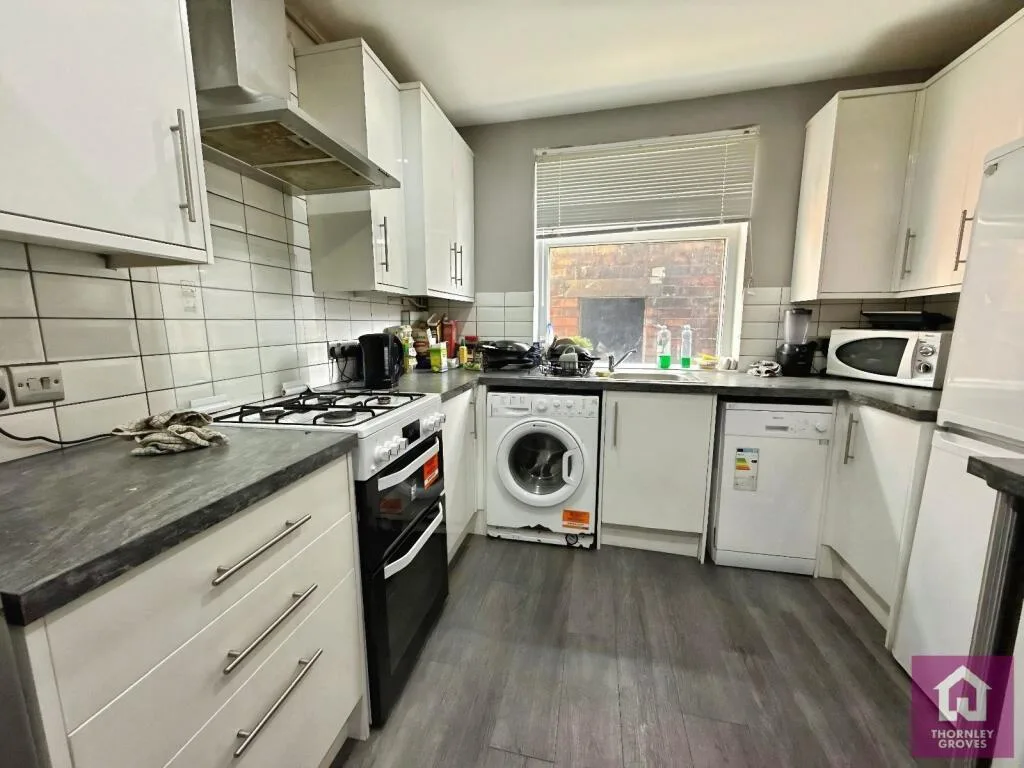 5 bedroom terraced house for rent