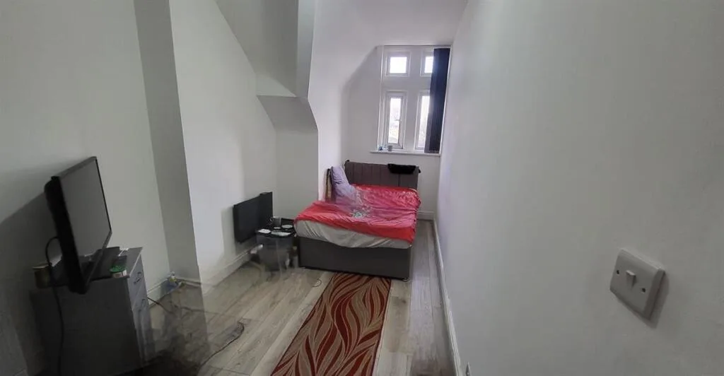 5 bedroom house for rent