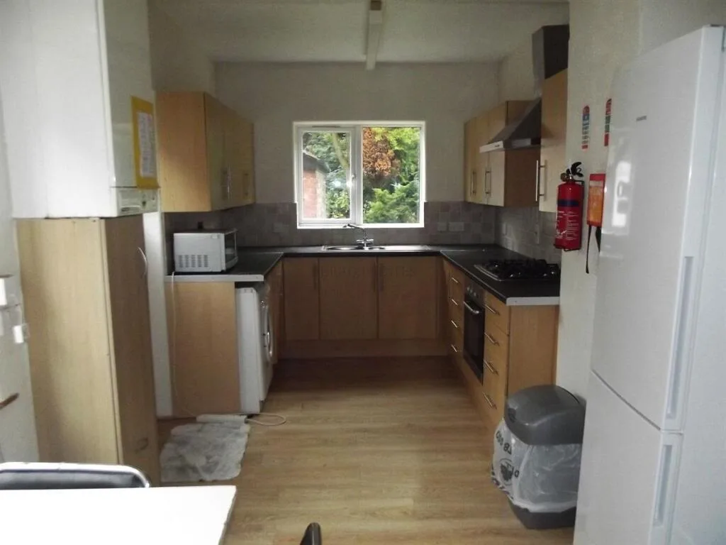 5 bedroom house for rent