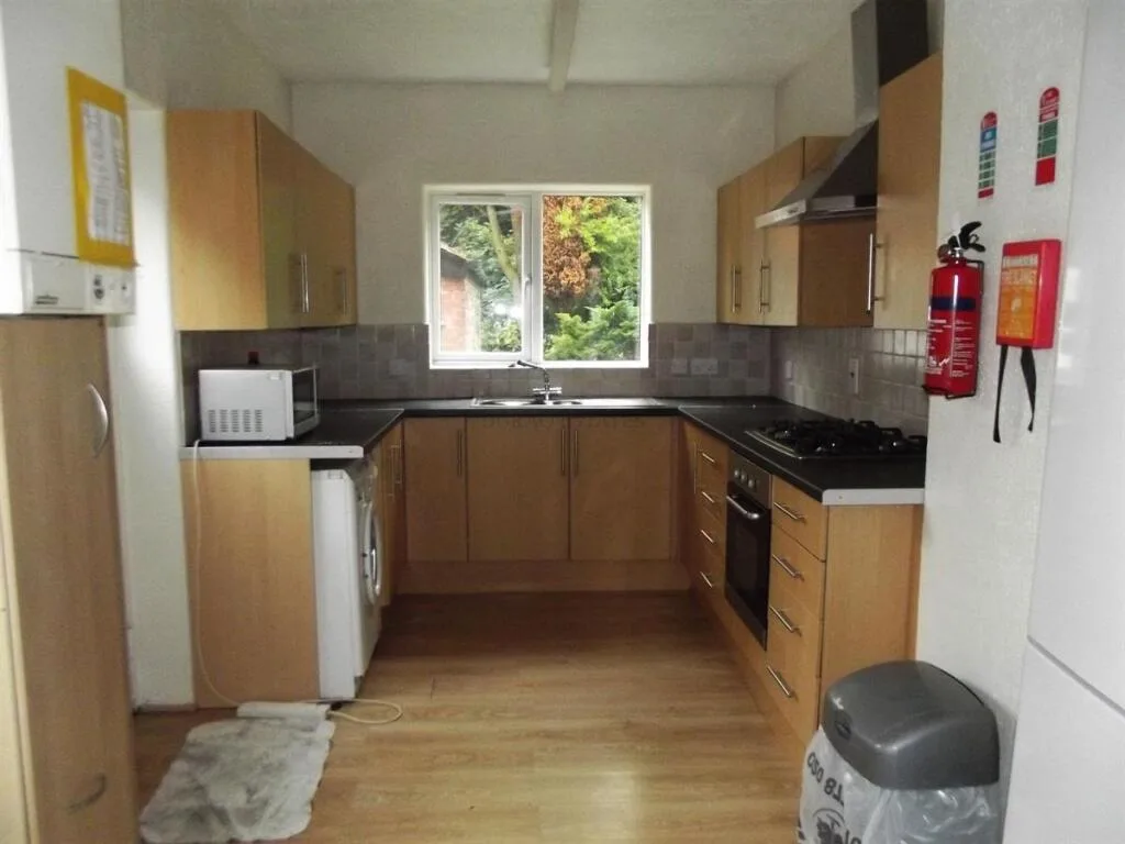 5 bedroom house for rent