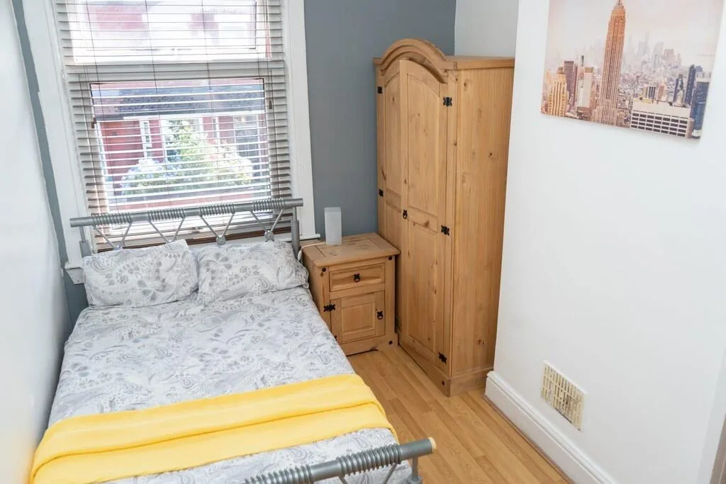 5 bedroom terraced house for rent