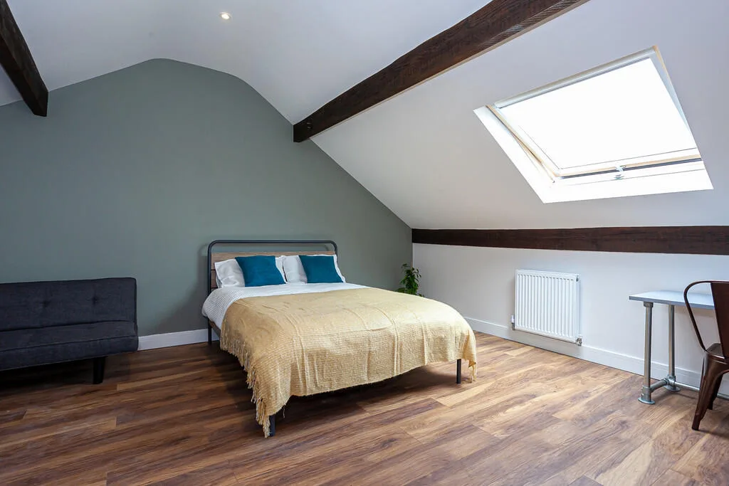 5 bedroom terraced house for rent