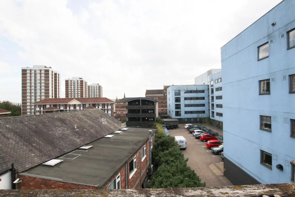 4 bedroom flat for rent