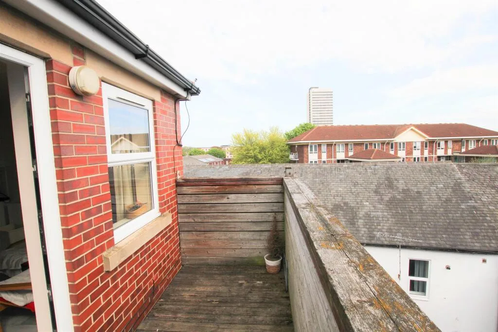 4 bedroom flat for rent