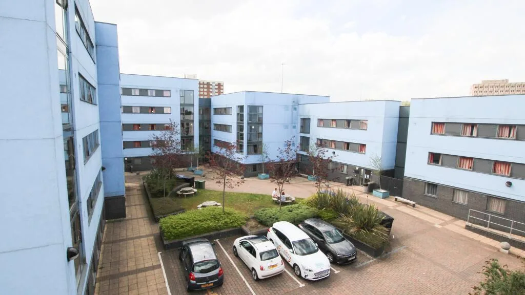 4 bedroom flat for rent