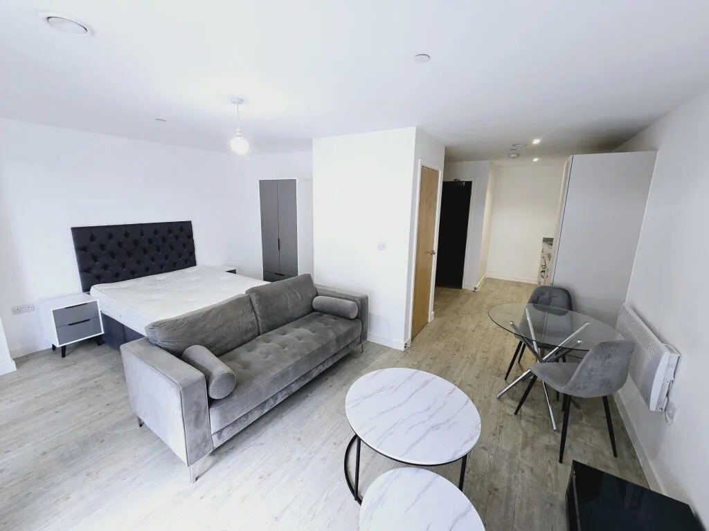 Studio flat for rent