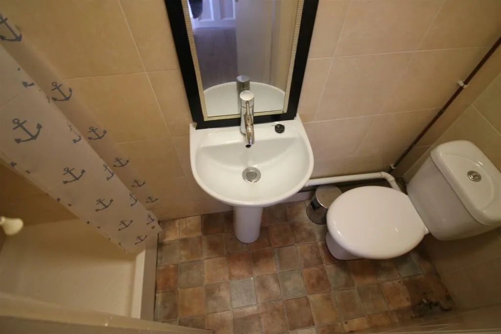6 bedroom house for rent