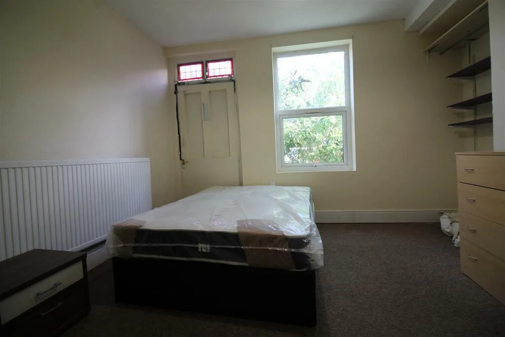 6 bedroom house for rent
