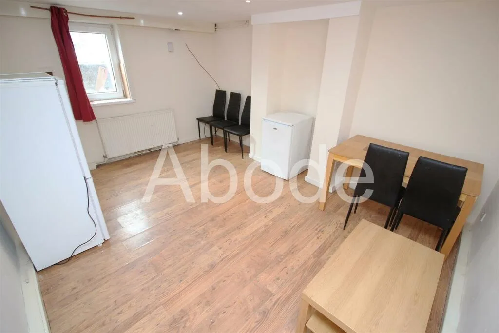 6 bedroom house for rent