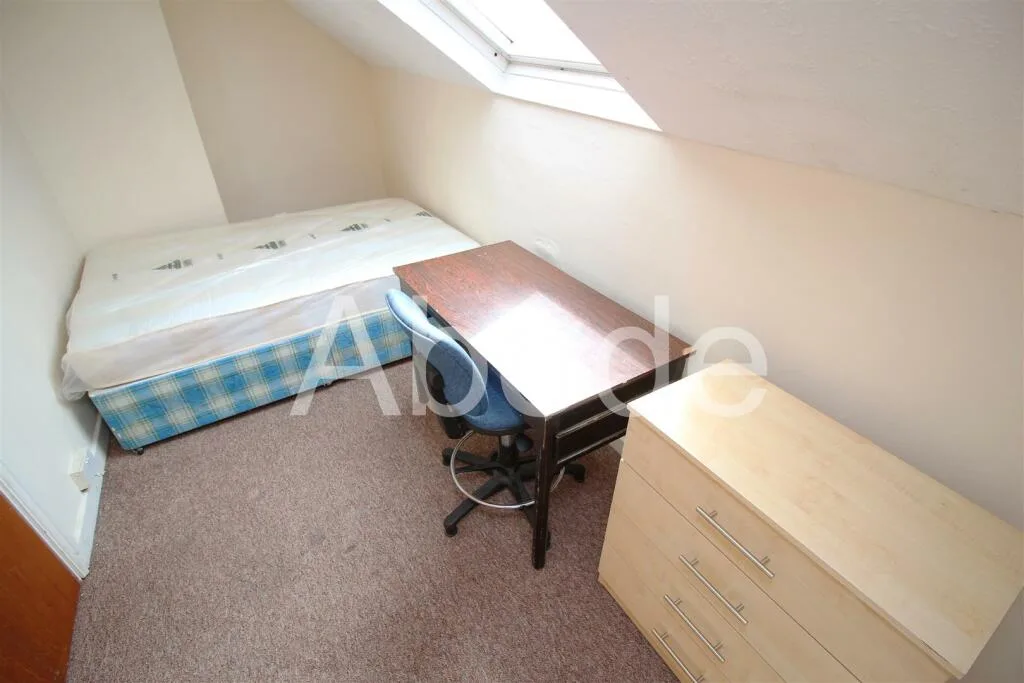 6 bedroom house for rent