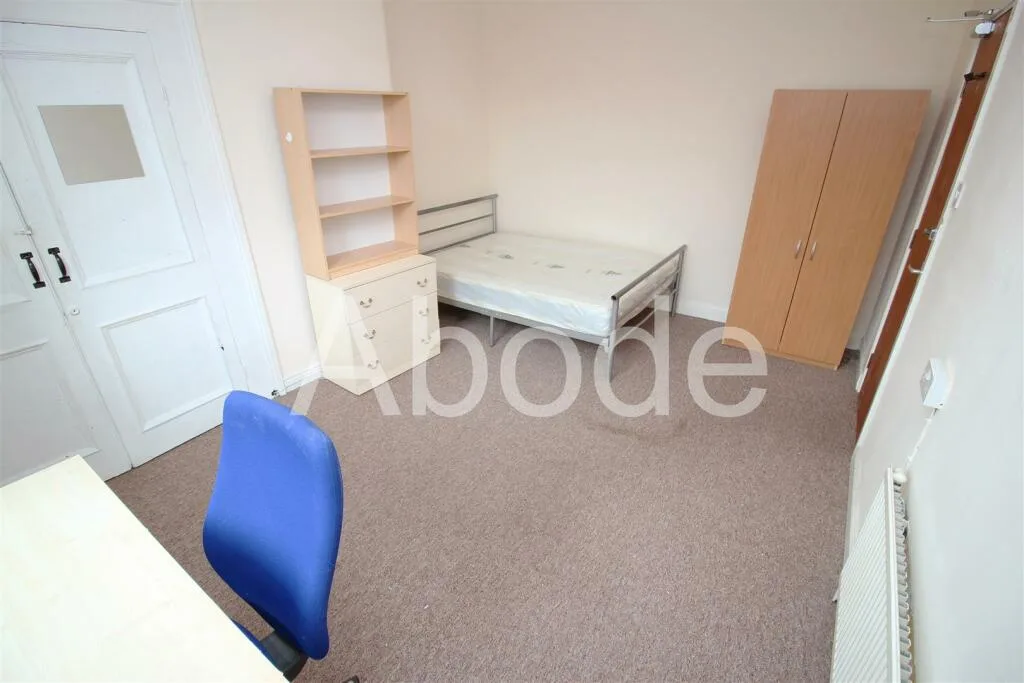 6 bedroom house for rent