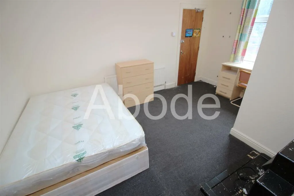 6 bedroom house for rent