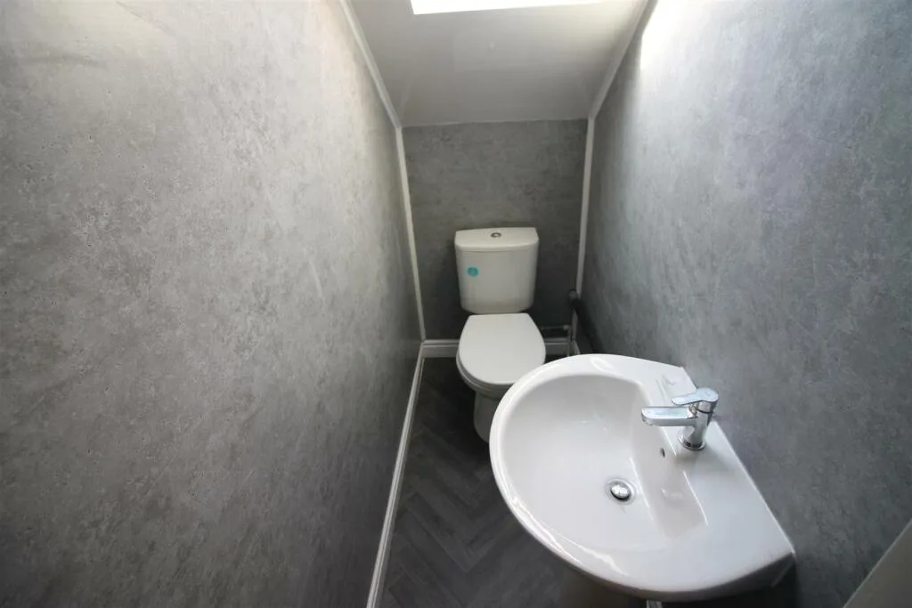 6 bedroom house for rent
