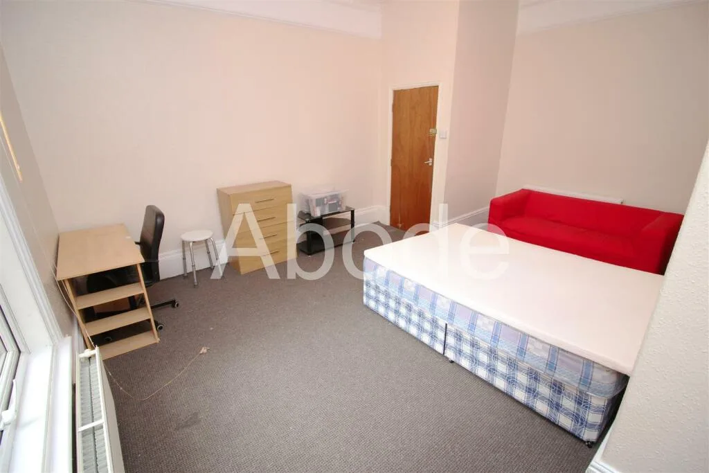 6 bedroom house for rent