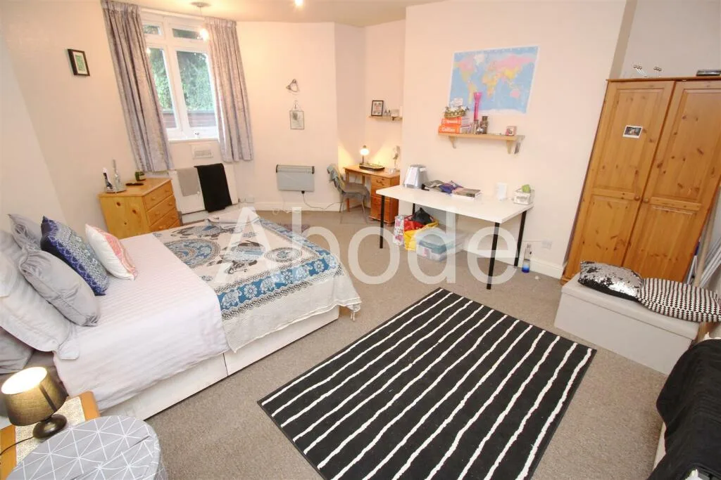 6 bedroom house for rent