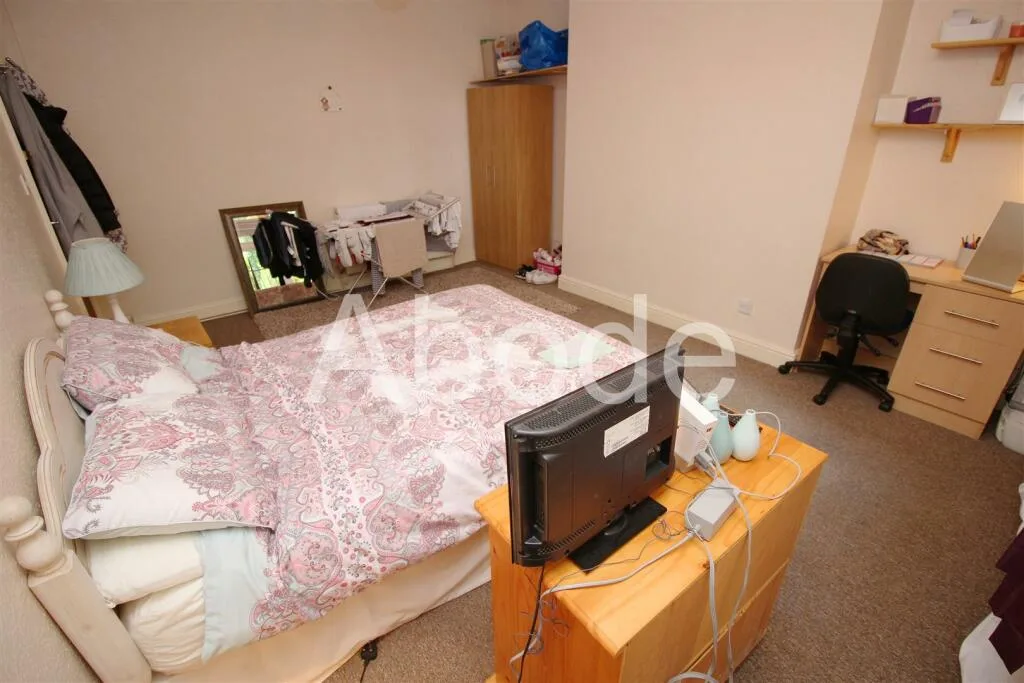 6 bedroom house for rent