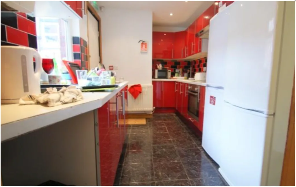 7 bedroom terraced house for rent