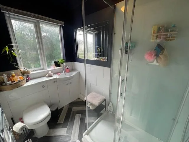 5 bedroom semi-detached house for rent