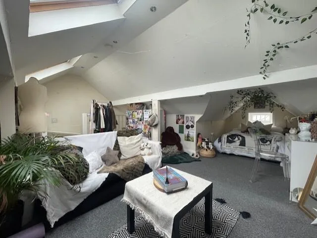 5 bedroom semi-detached house for rent