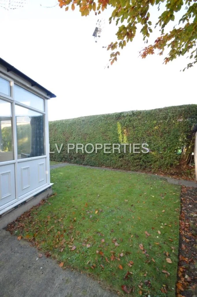5 bedroom semi-detached house for rent