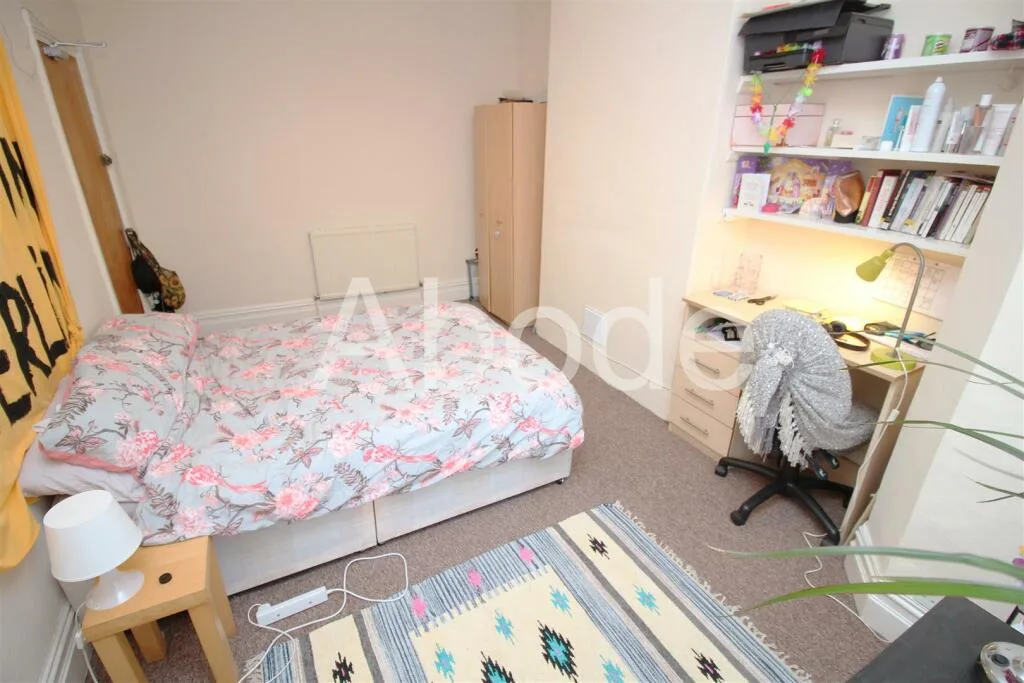 5 bedroom house for rent