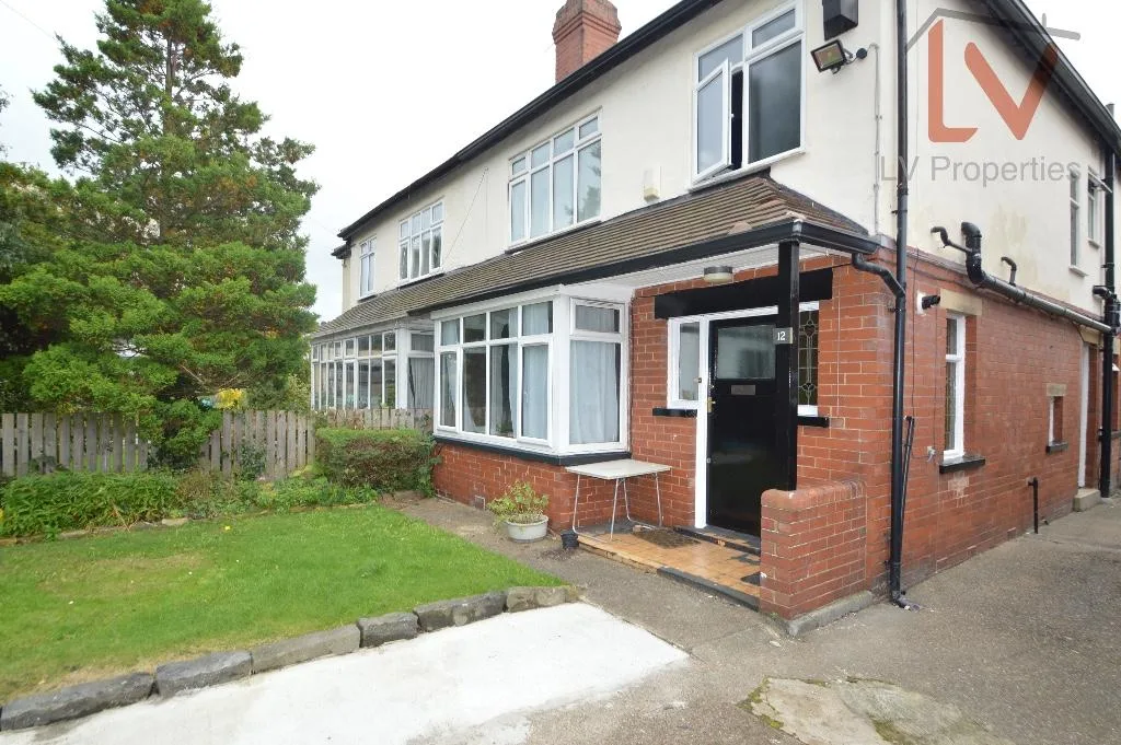 5 bedroom semi-detached house for rent