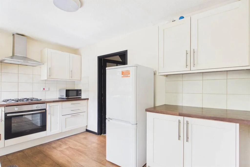 2 bedroom detached house for rent