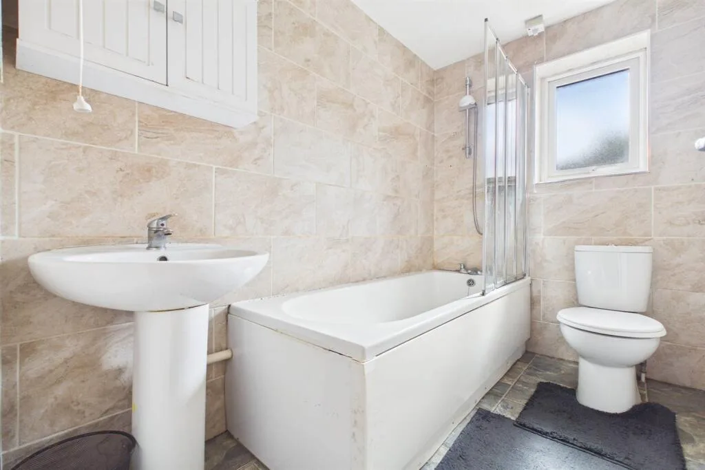 2 bedroom detached house for rent