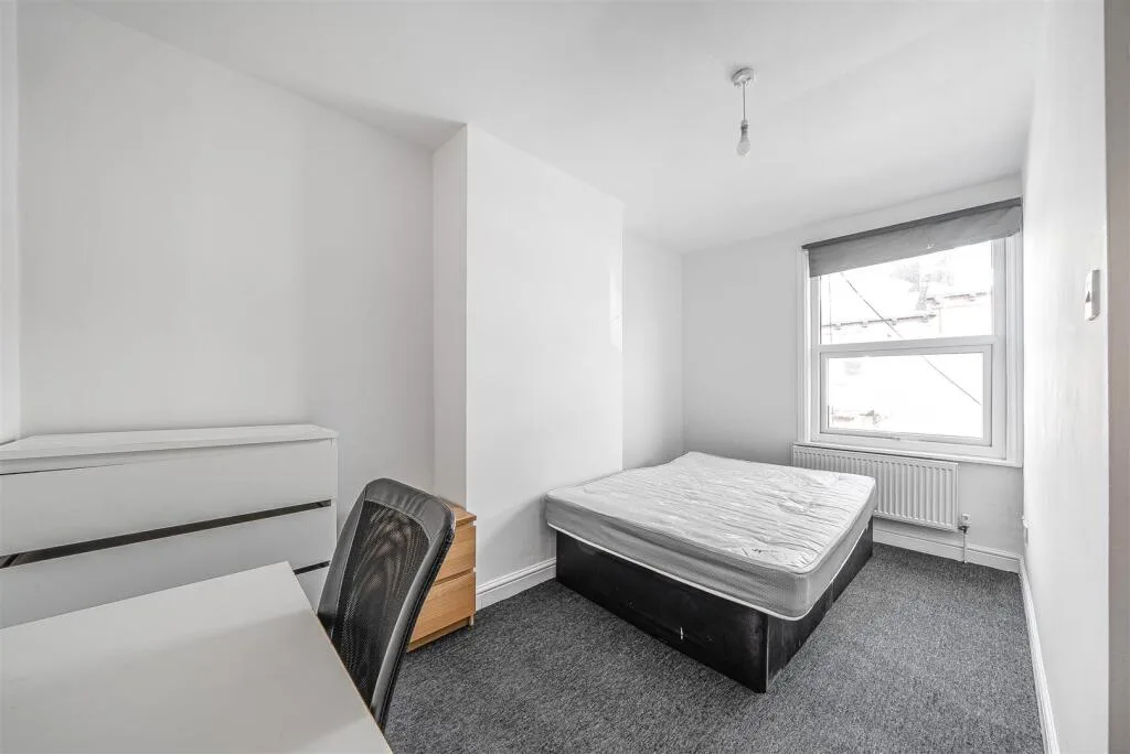 4 bedroom terraced house for rent