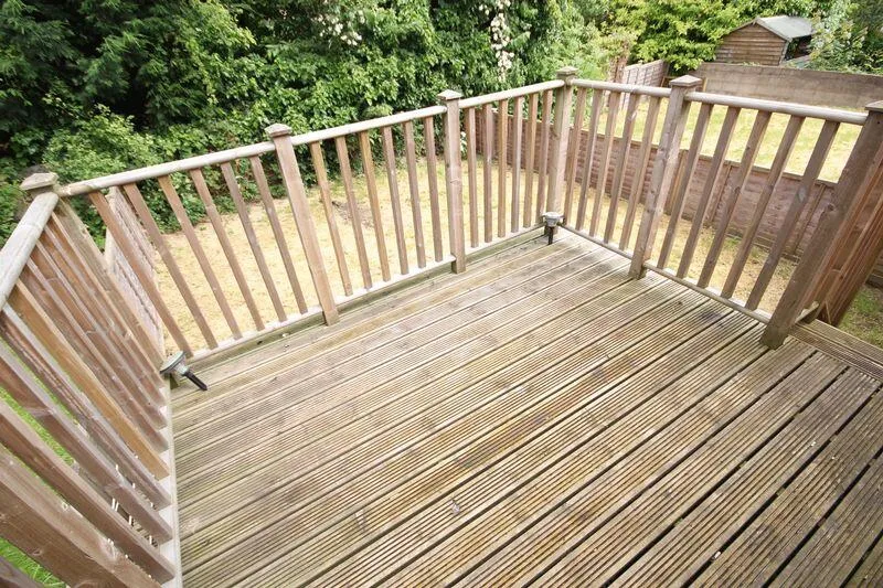 5 bedroom terraced house for rent