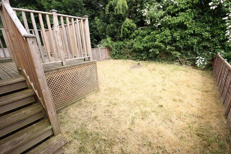 5 bedroom terraced house for rent