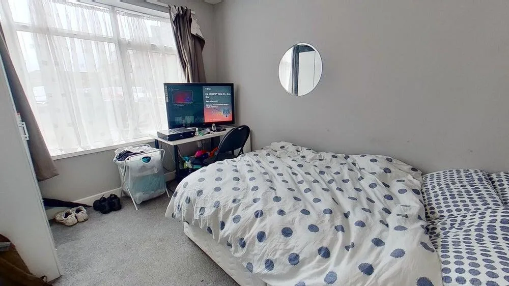 5 bedroom terraced house for rent