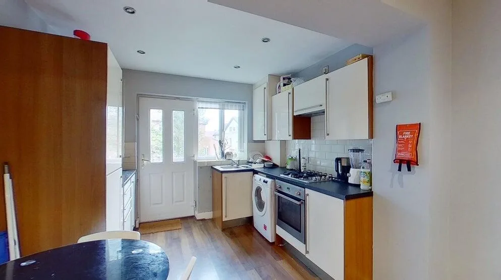 5 bedroom terraced house for rent